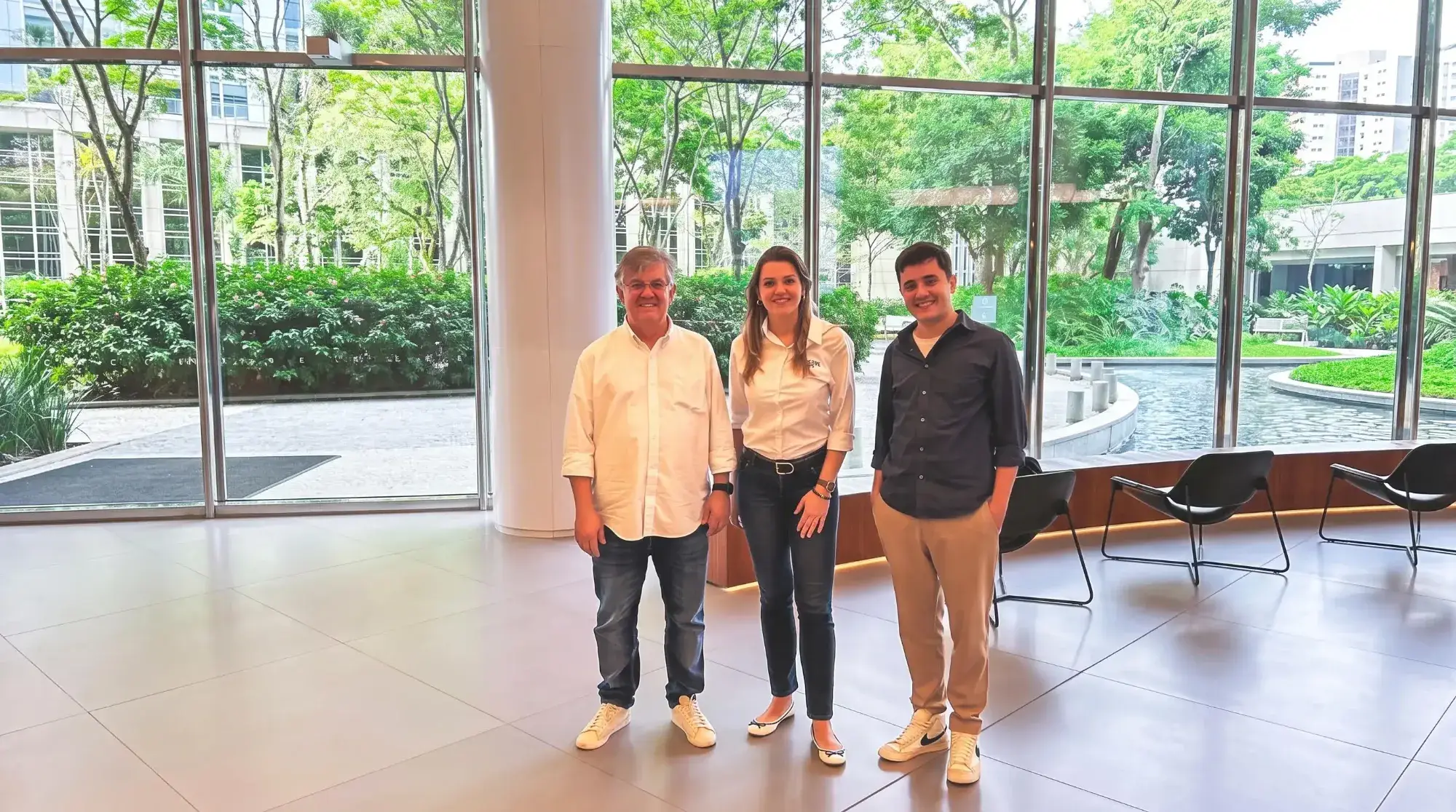 Fabio Locci, Renata Sebastiani e Gabriel Locci, fundadores da MeuAgro
