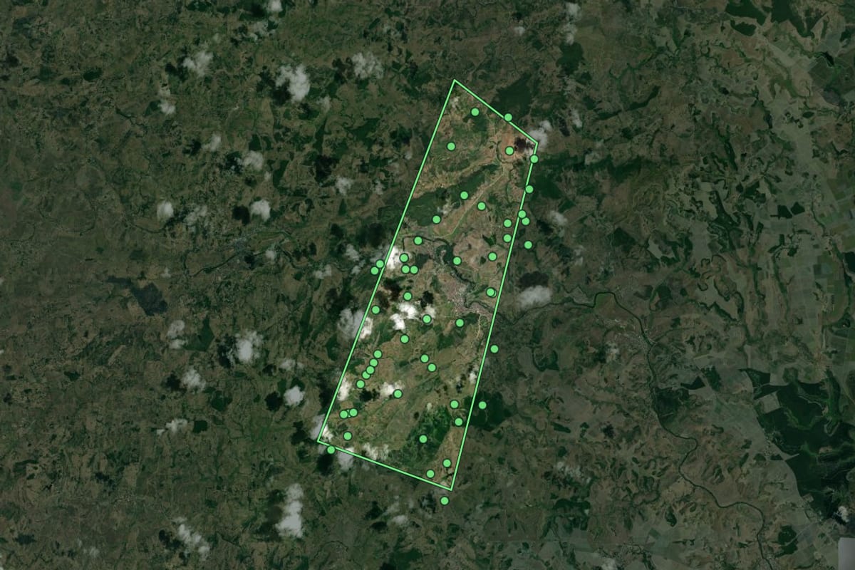 Imagem de satélite de Cajueiro (AL), com o contorno do município e a posição dos imóveis desta página.