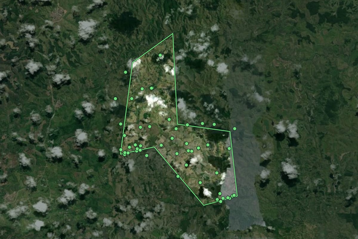 Imagem de satélite de Campestre (AL), com o contorno do município e a posição dos imóveis desta página.