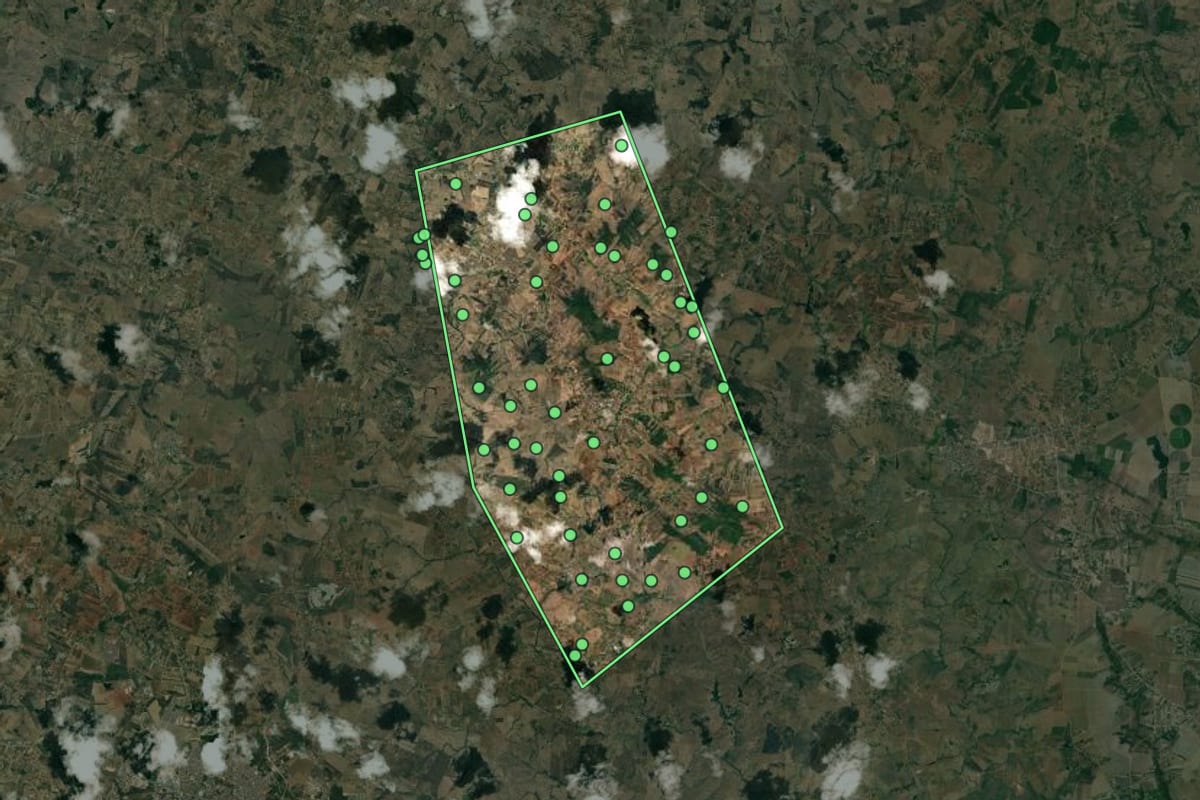 Imagem de satélite de Coité do Nóia (AL), com o contorno do município e a posição dos imóveis desta página.
