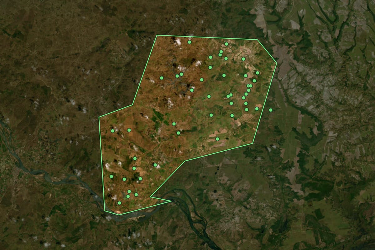 Imagem de satélite de Igreja Nova (AL), com o contorno do município e a posição dos imóveis desta página.