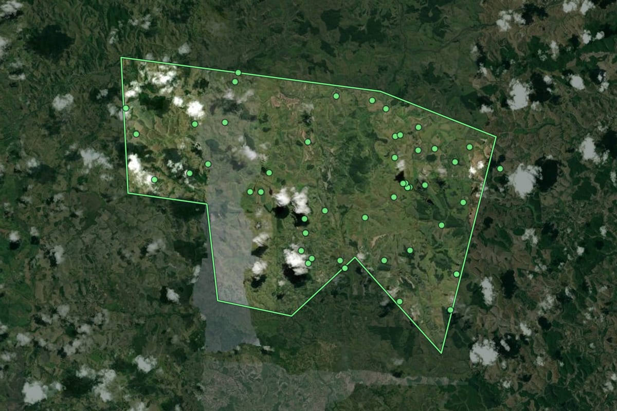 Imagem de satélite de Jacuípe (AL), com o contorno do município e a posição dos imóveis desta página.