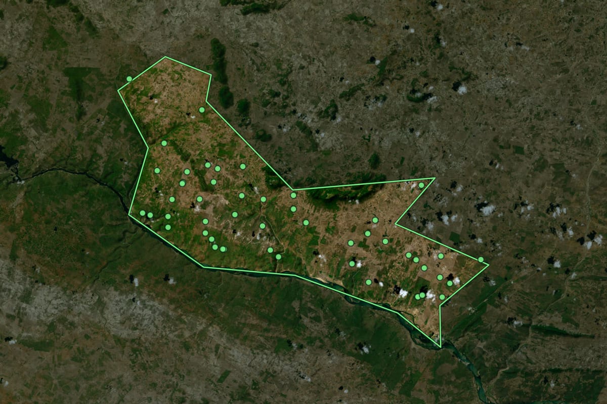 Imagem de satélite de Pão de Açúcar (AL), com o contorno do município e a posição dos imóveis desta página.