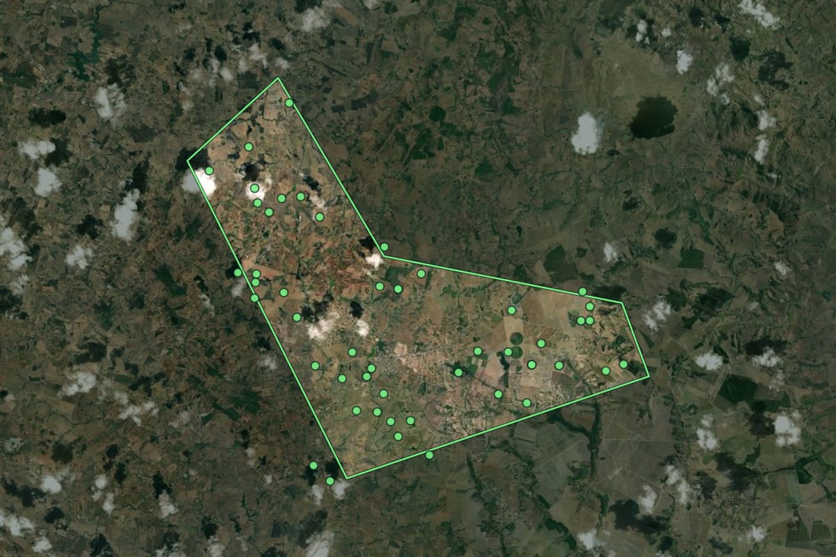 Imagem de satélite de Taquarana (AL), com o contorno do município e a posição dos imóveis desta página.