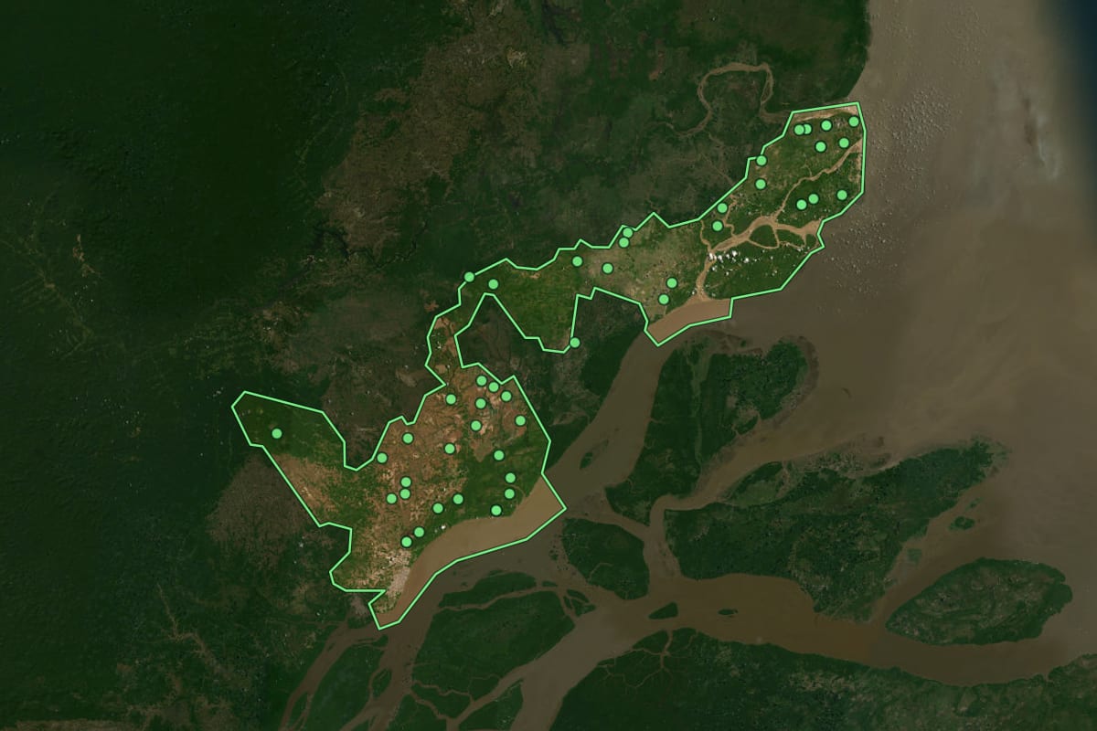 Imagem de satélite de Macapá (AP), com o contorno do município e a posição dos imóveis desta página.