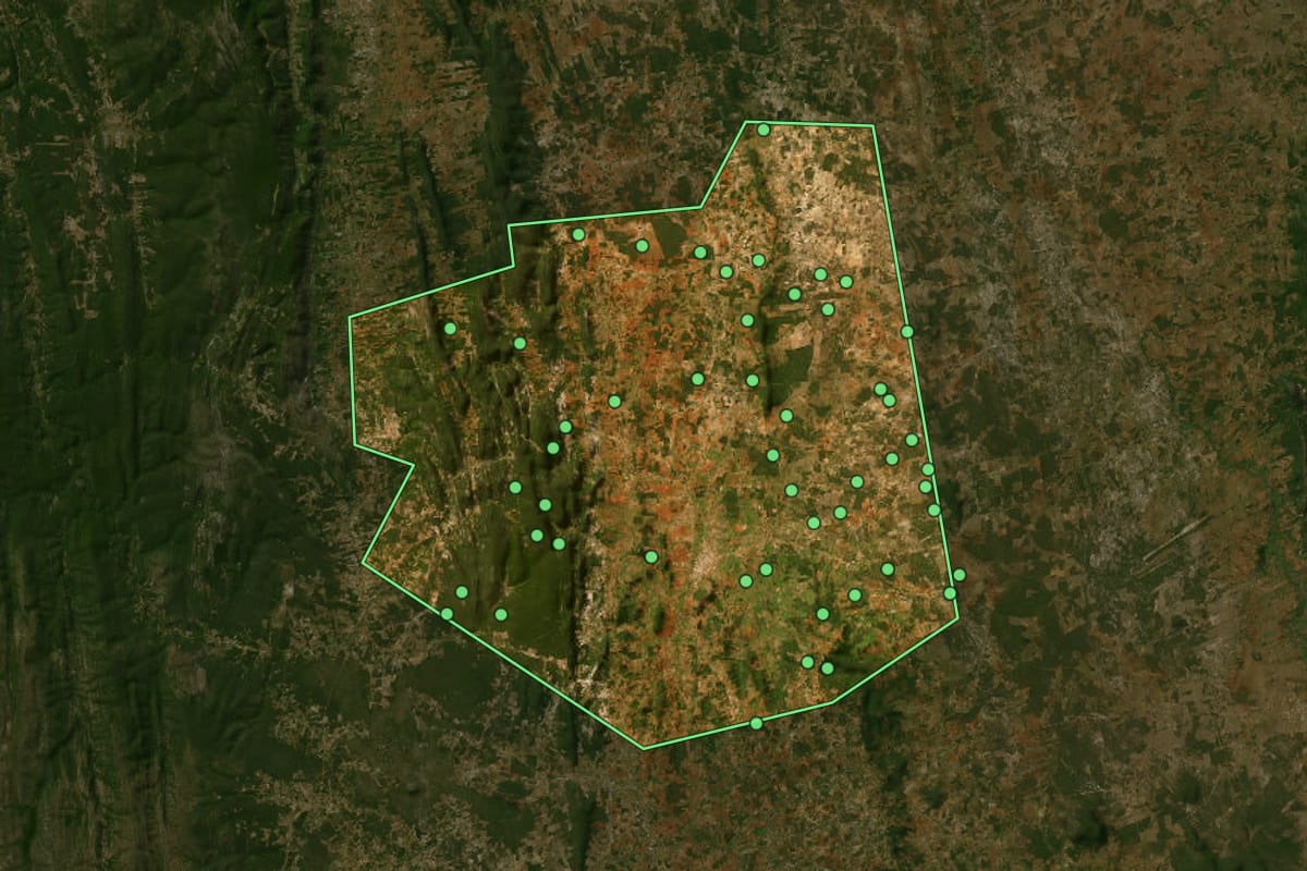 Imagem de satélite de Botuporã (BA), com o contorno do município e a posição dos imóveis desta página.