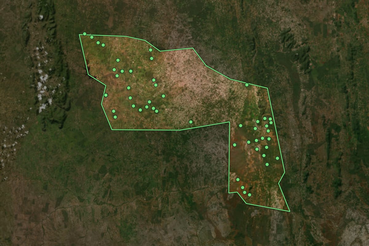 Imagem de satélite de Cansanção (BA), com o contorno do município e a posição dos imóveis desta página.