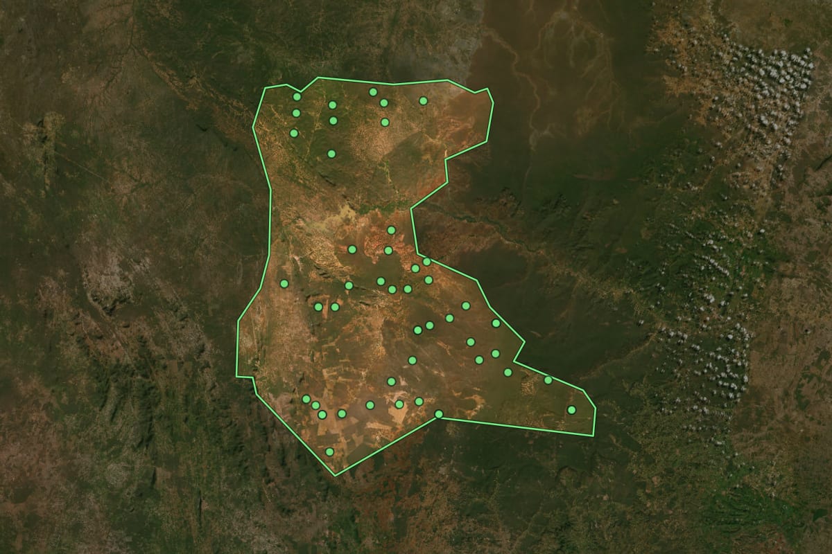 Imagem de satélite de Canudos (BA), com o contorno do município e a posição dos imóveis desta página.