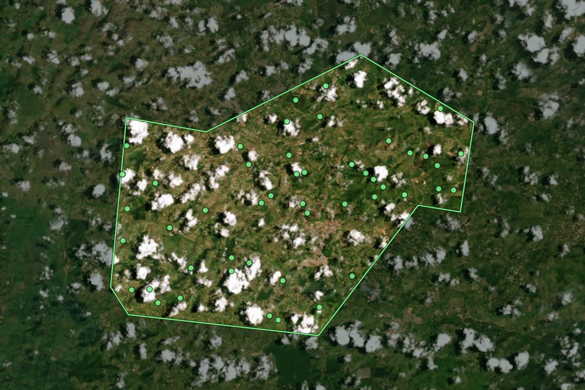 Imagem de satélite de Catu (BA), com o contorno do município e a posição dos imóveis desta página.