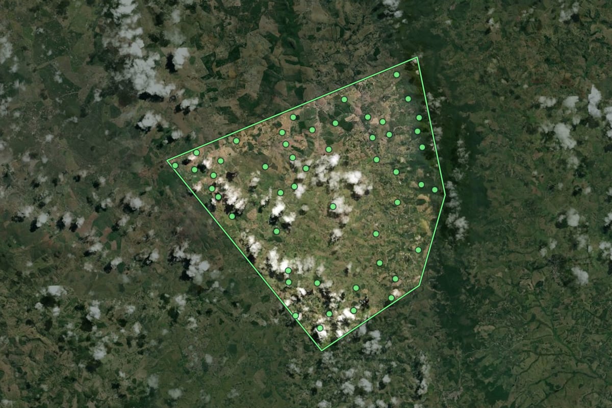 Imagem de satélite de Elísio Medrado (BA), com o contorno do município e a posição dos imóveis desta página.