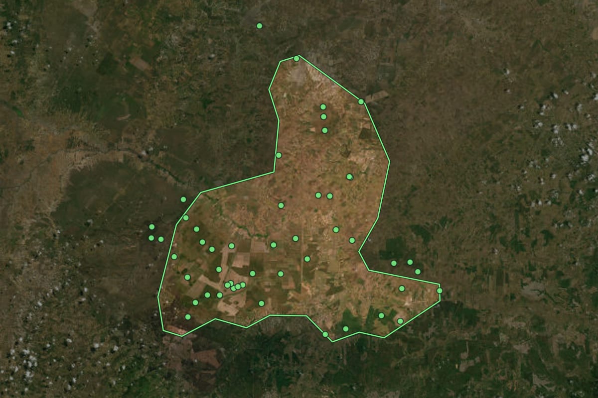Imagem de satélite de Inhambupe (BA), com o contorno do município e a posição dos imóveis desta página.