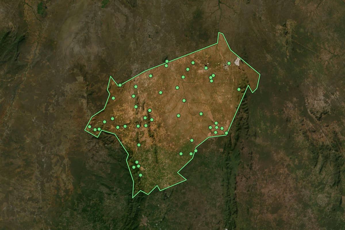 Imagem de satélite de Jaguarari (BA), com o contorno do município e a posição dos imóveis desta página.
