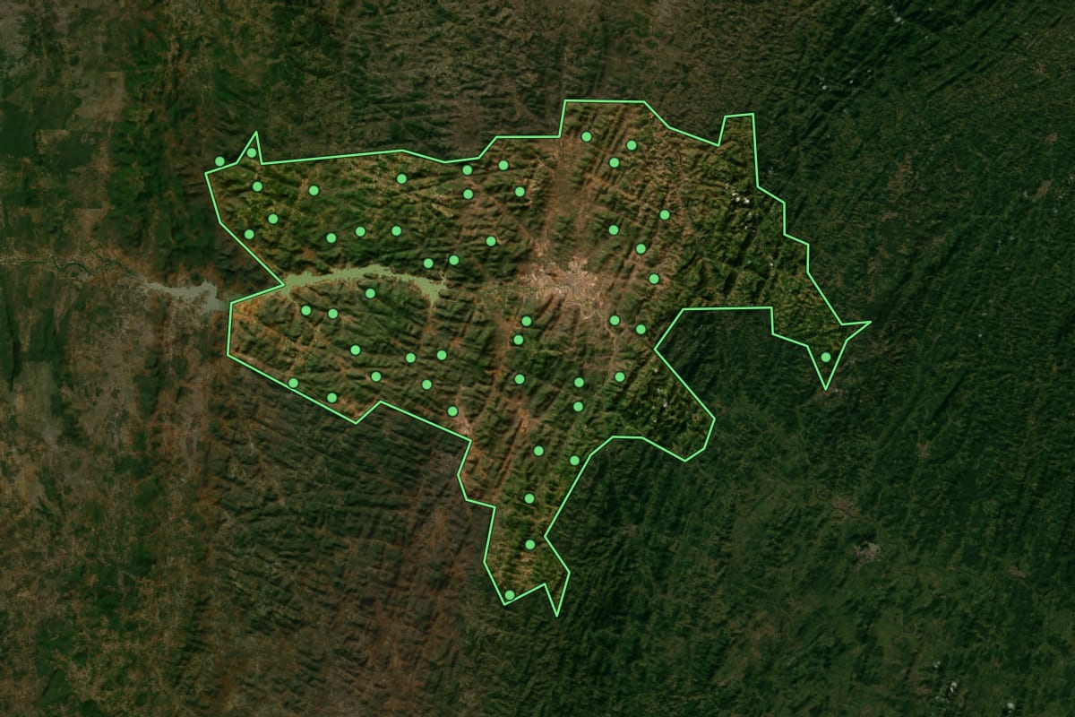 Imagem de satélite de Jequié (BA), com o contorno do município e a posição dos imóveis desta página.