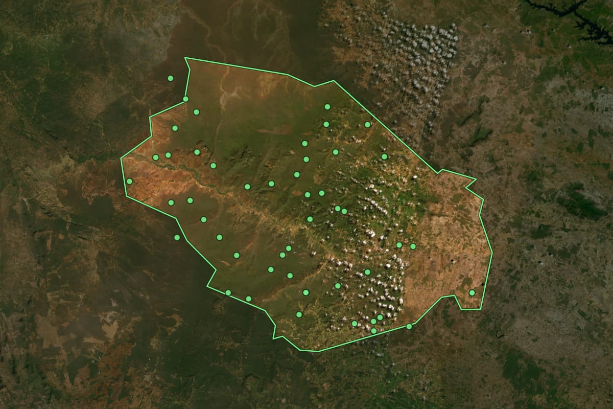Imagem de satélite de Jeremoabo (BA), com o contorno do município e a posição dos imóveis desta página.