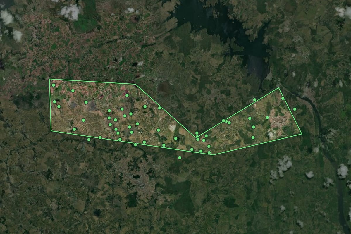 Imagem de satélite de Muritiba (BA), com o contorno do município e a posição dos imóveis desta página.