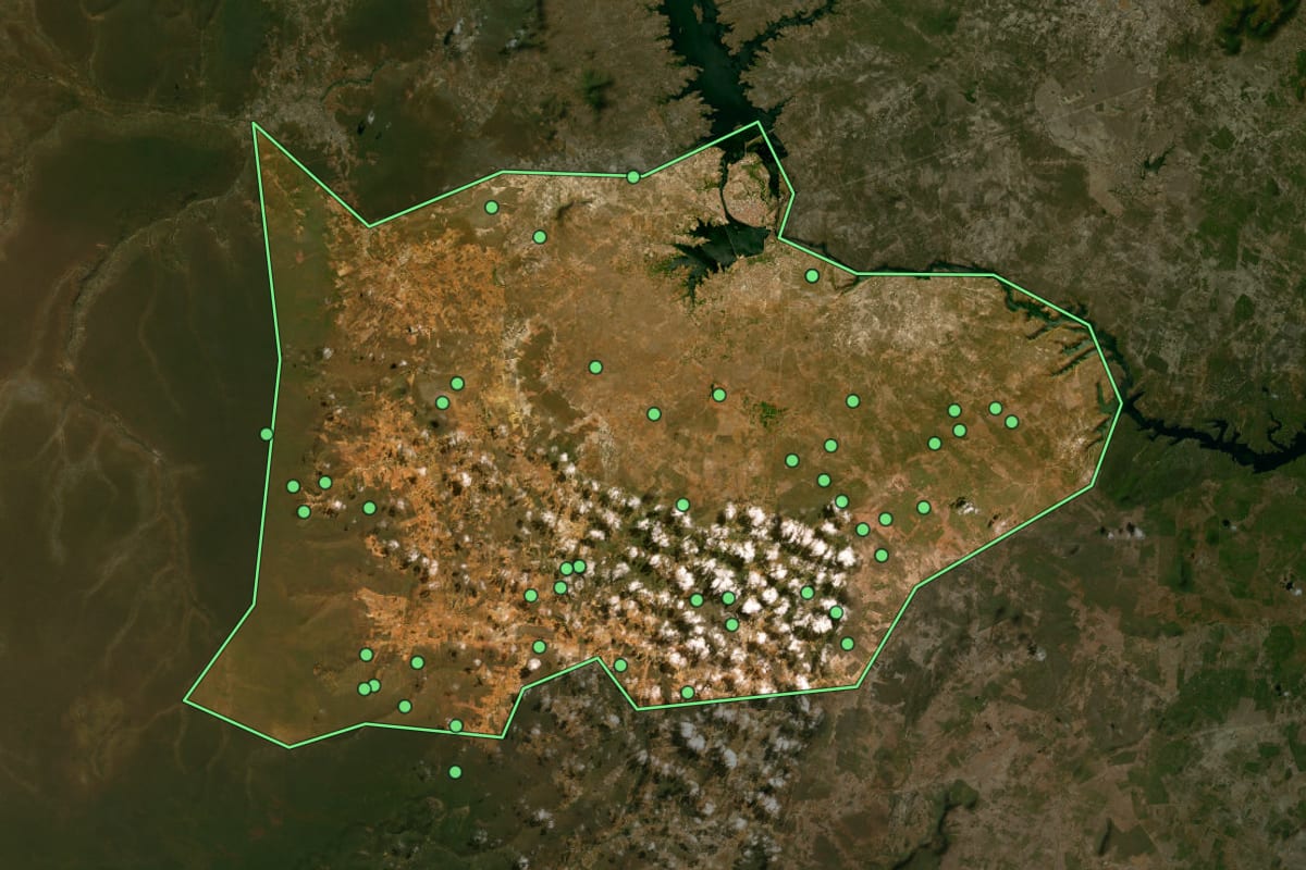 Imagem de satélite de Paulo Afonso (BA), com o contorno do município e a posição dos imóveis desta página.