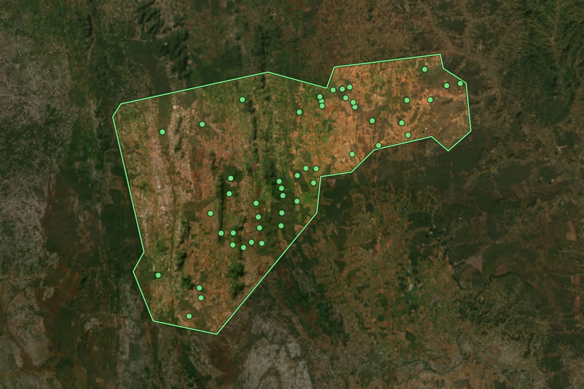 Imagem de satélite de Quijingue (BA), com o contorno do município e a posição dos imóveis desta página.