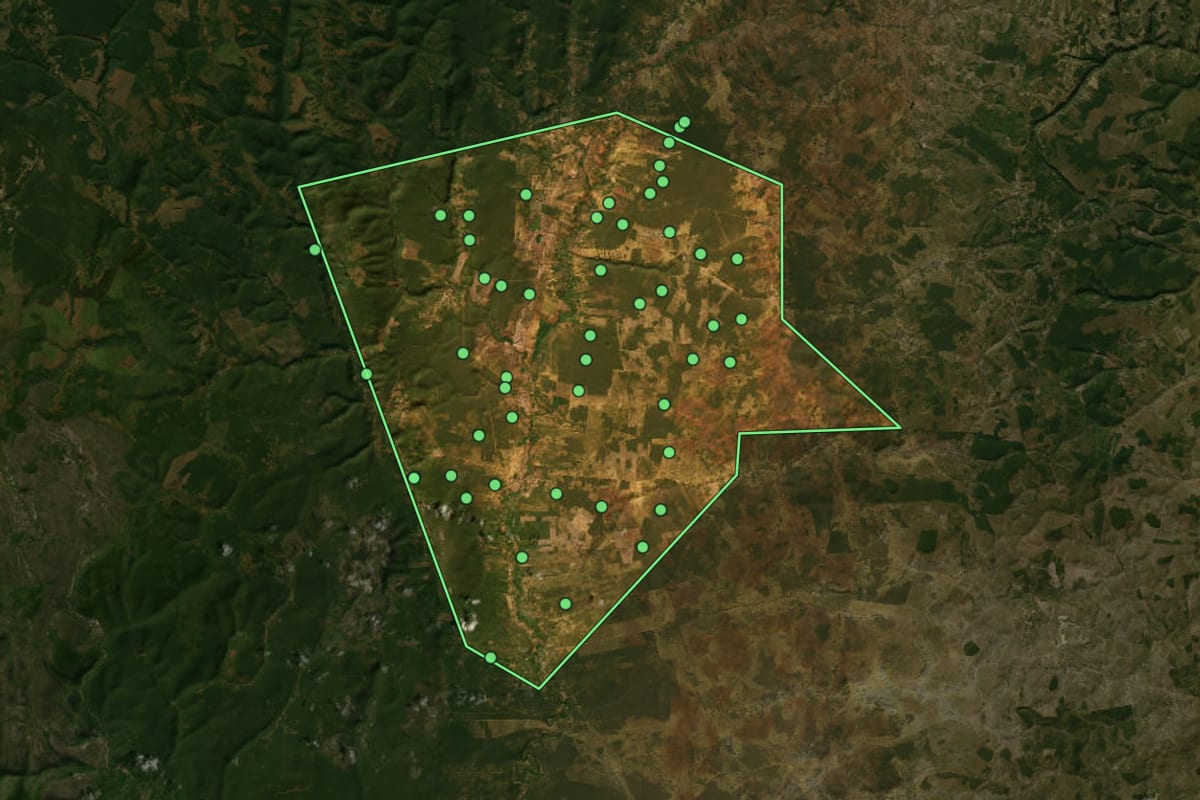 Imagem de satélite de Wagner (BA), com o contorno do município e a posição dos imóveis desta página.
