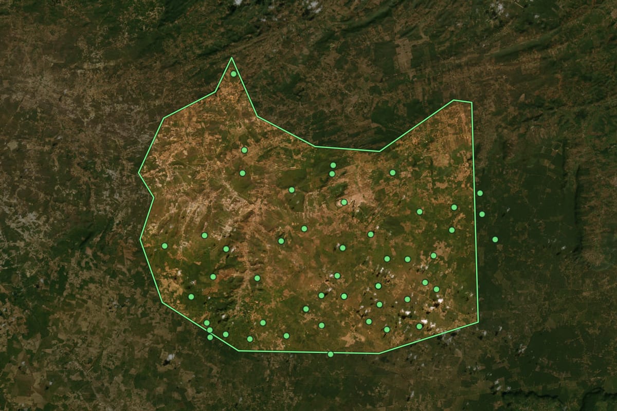 Imagem de satélite de Araripe (CE), com o contorno do município e a posição dos imóveis desta página.