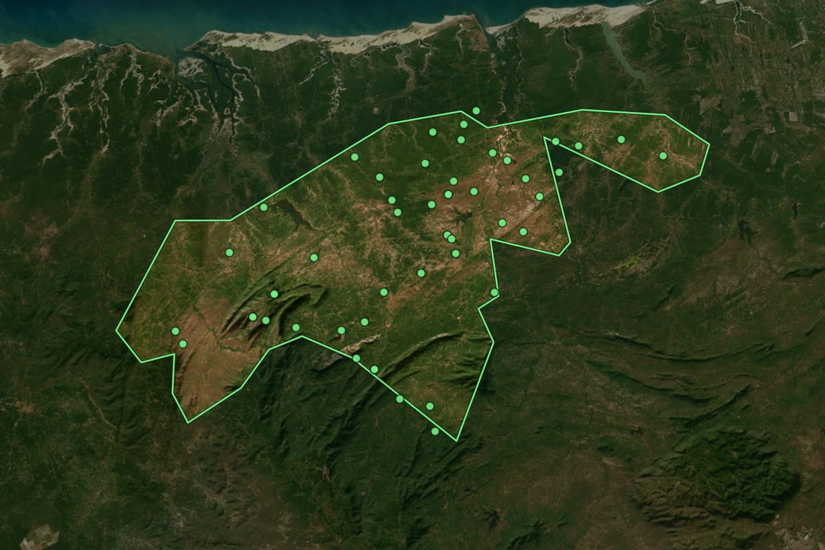 Imagem de satélite de Granja (CE), com o contorno do município e a posição dos imóveis desta página.
