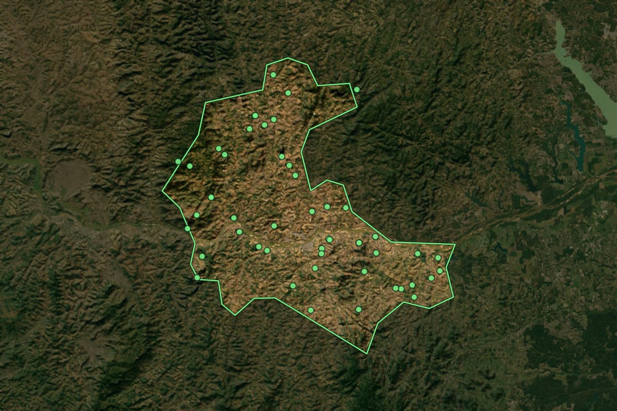 Imagem de satélite de Colatina (ES), com o contorno do município e a posição dos imóveis desta página.