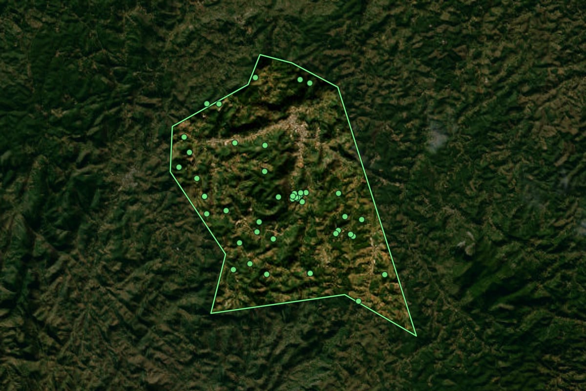 Imagem de satélite de Venda Nova do Imigrante (ES), com o contorno do município e a posição dos imóveis desta página.