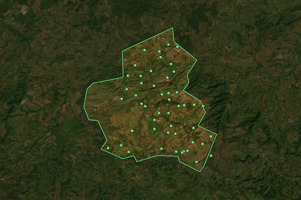 Imagem de satélite de Baliza (GO), com o contorno do município e a posição dos imóveis desta página.