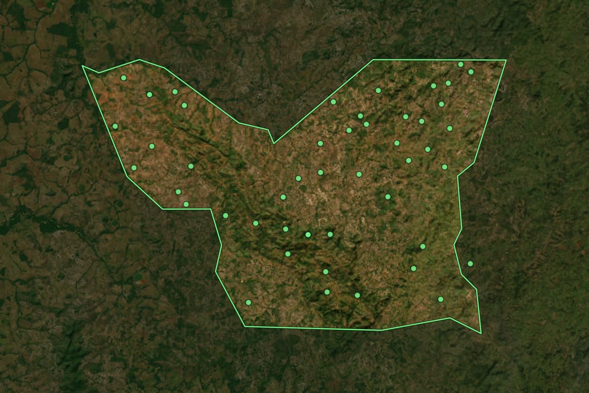 Imagem de satélite de Faina (GO), com o contorno do município e a posição dos imóveis desta página.