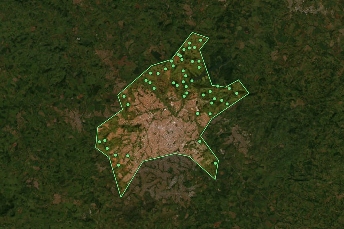 Imagem de satélite de Goiânia (GO), com o contorno do município e a posição dos imóveis desta página.