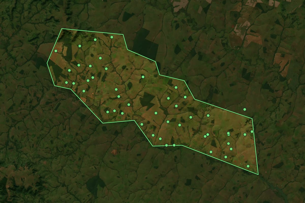 Imagem de satélite de Lagoa Santa (GO), com o contorno do município e a posição dos imóveis desta página.