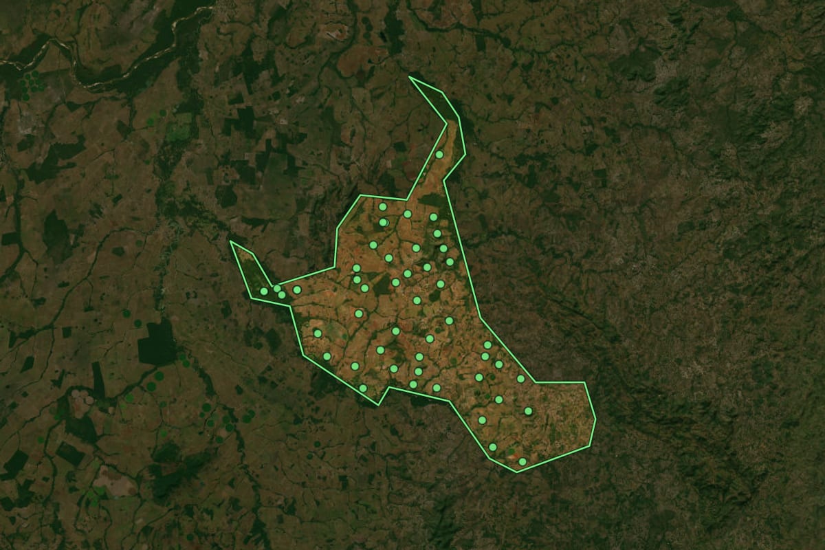 Imagem de satélite de Matrinchã (GO), com o contorno do município e a posição dos imóveis desta página.