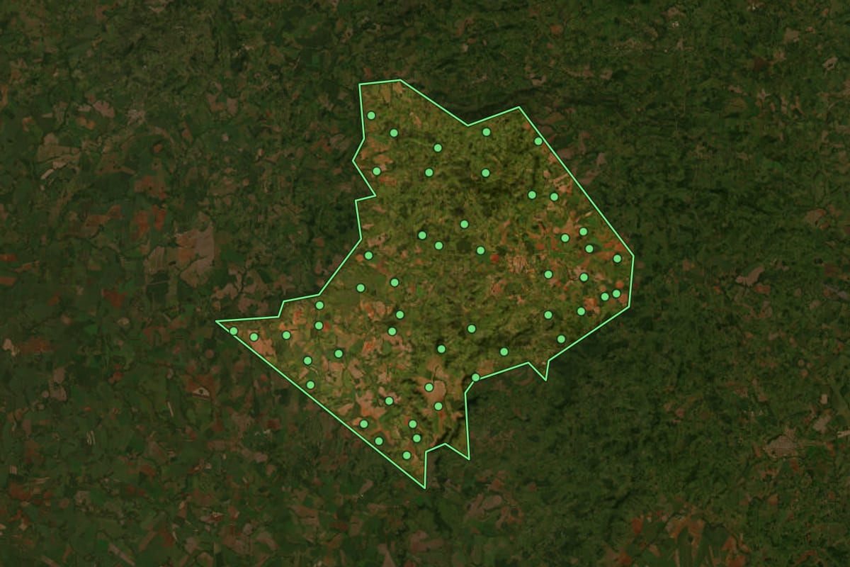 Imagem de satélite de Pontalina (GO), com o contorno do município e a posição dos imóveis desta página.