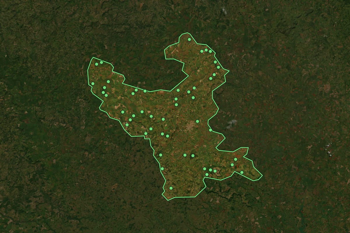 Imagem de satélite de Rio Verde (GO), com o contorno do município e a posição dos imóveis desta página.