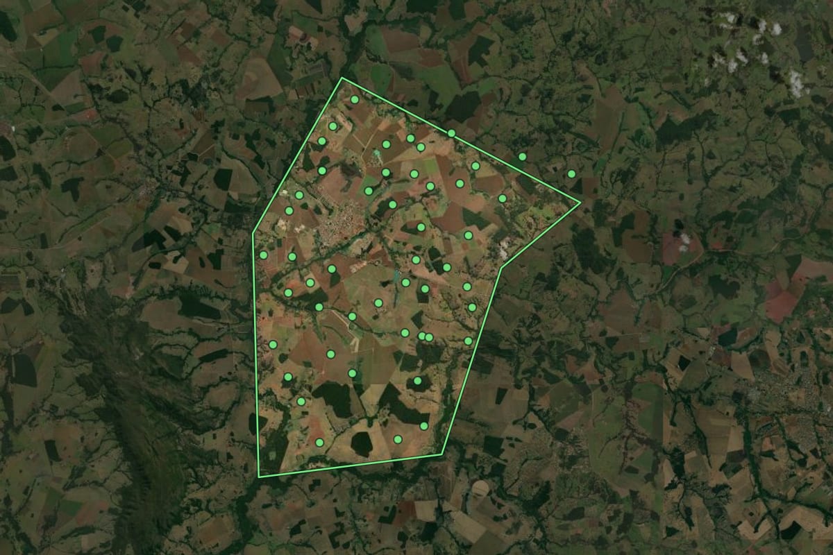 Imagem de satélite de Santa Bárbara de Goiás (GO), com o contorno do município e a posição dos imóveis desta página.