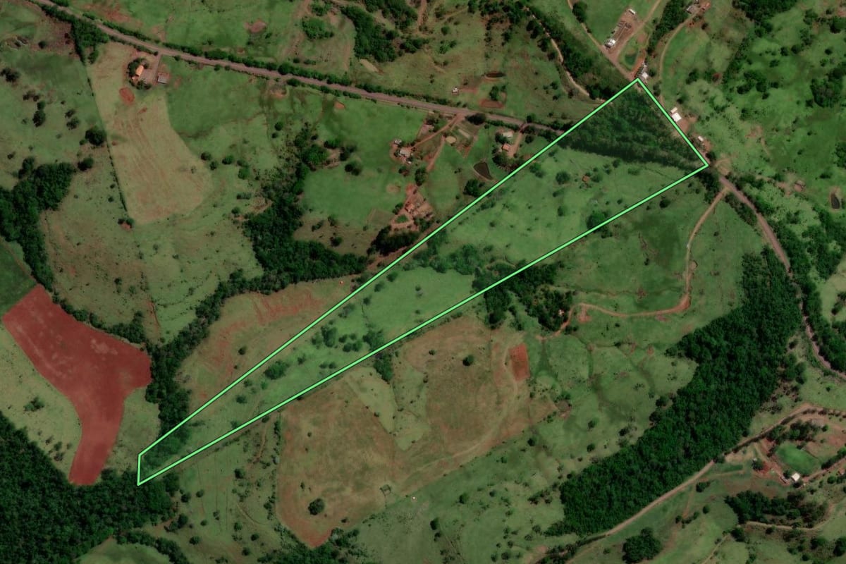 Imagem de satélite do imóvel rural em Altamira do Paraná (PR), com o contorno declarado no CAR desenhado por cima.