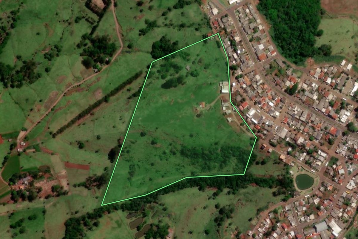Imagem de satélite do imóvel rural em Altamira do Paraná (PR), com o contorno declarado no CAR desenhado por cima.
