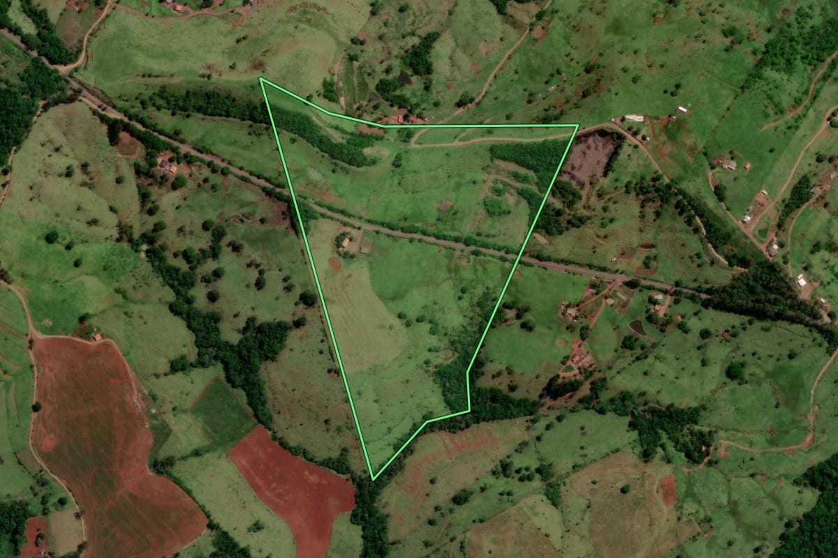 Imagem de satélite do imóvel rural em Altamira do Paraná (PR), com o contorno declarado no CAR desenhado por cima.