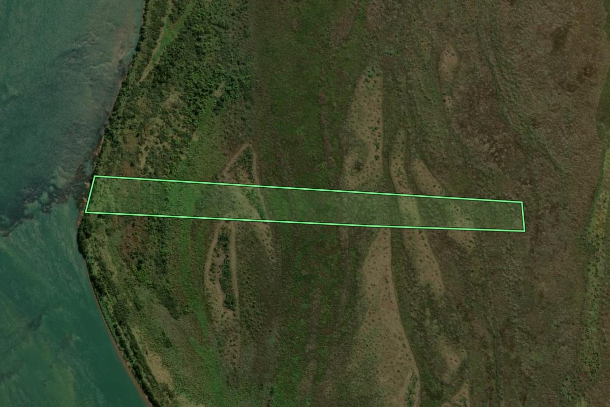 Imagem de satélite do imóvel rural em Altônia (PR), com o contorno declarado no CAR desenhado por cima.
