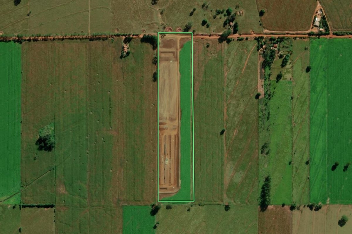 Imagem de satélite do imóvel rural em Altônia (PR), com o contorno declarado no CAR desenhado por cima.