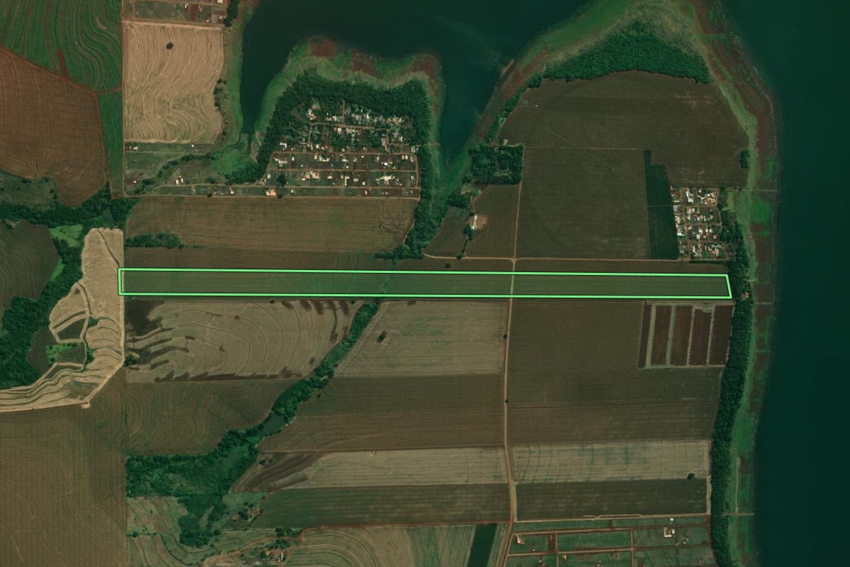 Imagem de satélite do imóvel rural em Alvorada do Sul (PR), com o contorno declarado no CAR desenhado por cima.