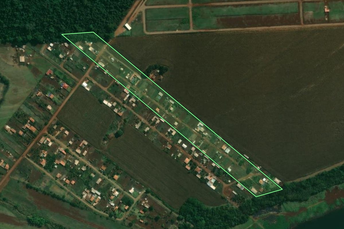 Imagem de satélite do imóvel rural em Alvorada do Sul (PR), com o contorno declarado no CAR desenhado por cima.