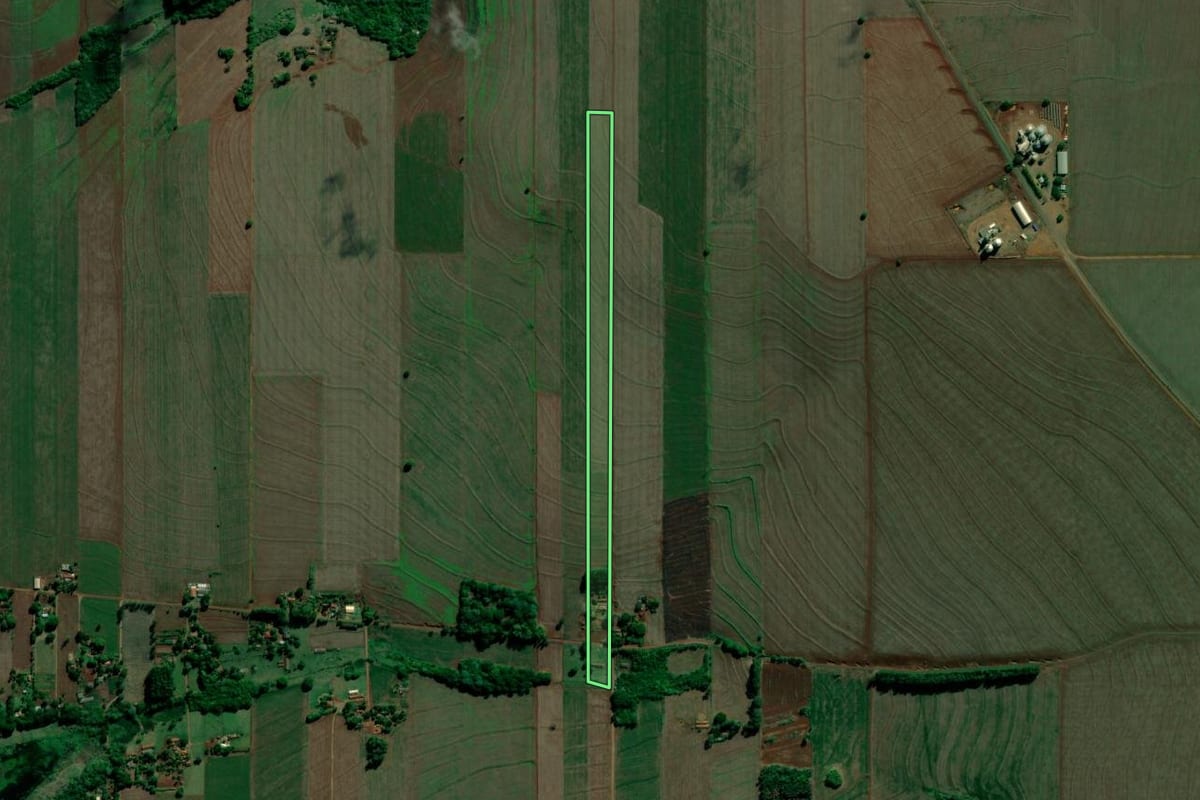 Imagem de satélite do imóvel rural em Alvorada do Sul (PR), com o contorno declarado no CAR desenhado por cima.