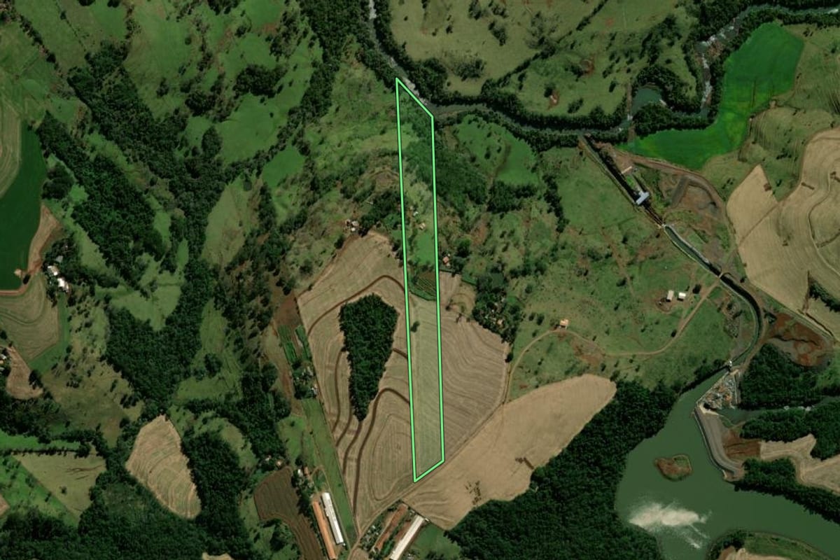 Imagem de satélite do imóvel rural em Anahy (PR), com o contorno declarado no CAR desenhado por cima.