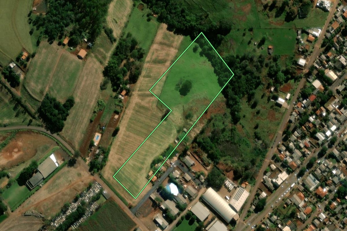 Imagem de satélite do imóvel rural em Anahy (PR), com o contorno declarado no CAR desenhado por cima.