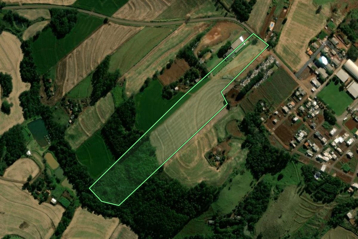 Imagem de satélite do imóvel rural em Anahy (PR), com o contorno declarado no CAR desenhado por cima.