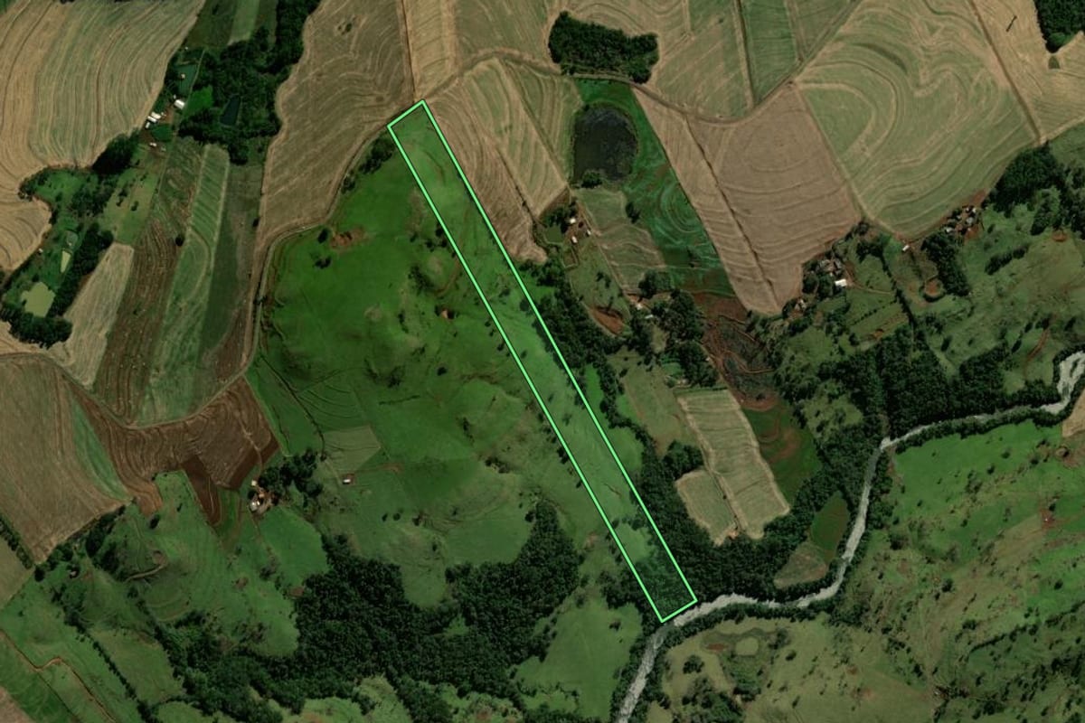 Imagem de satélite do imóvel rural em Anahy (PR), com o contorno declarado no CAR desenhado por cima.