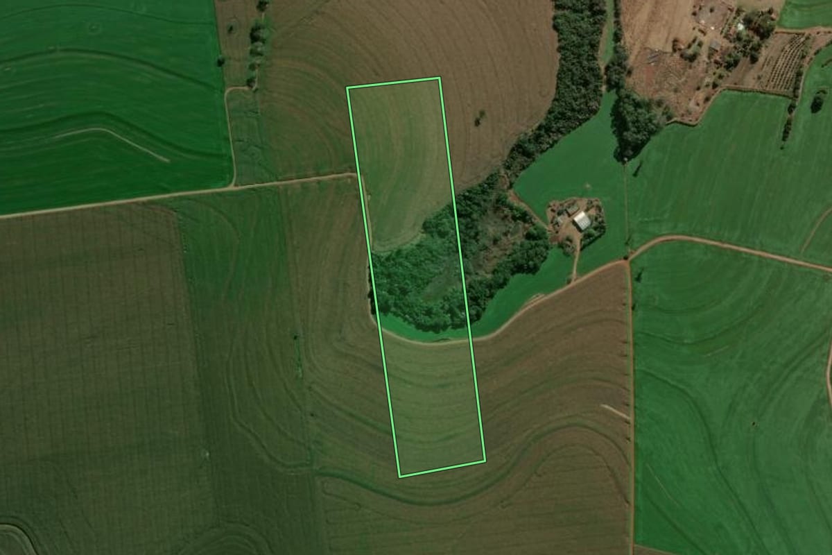 Imagem de satélite do imóvel rural em Arapongas (PR), com o contorno declarado no CAR desenhado por cima.