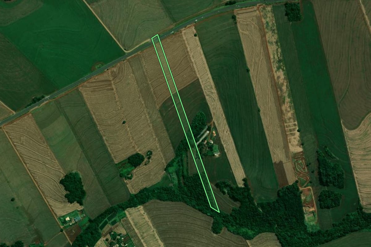 Imagem de satélite do imóvel rural em Arapongas (PR), com o contorno declarado no CAR desenhado por cima.