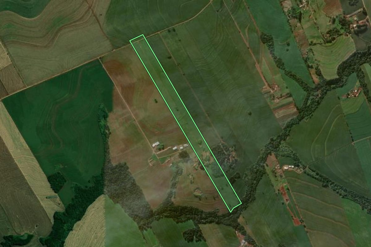 Imagem de satélite do imóvel rural em Arapongas (PR), com o contorno declarado no CAR desenhado por cima.