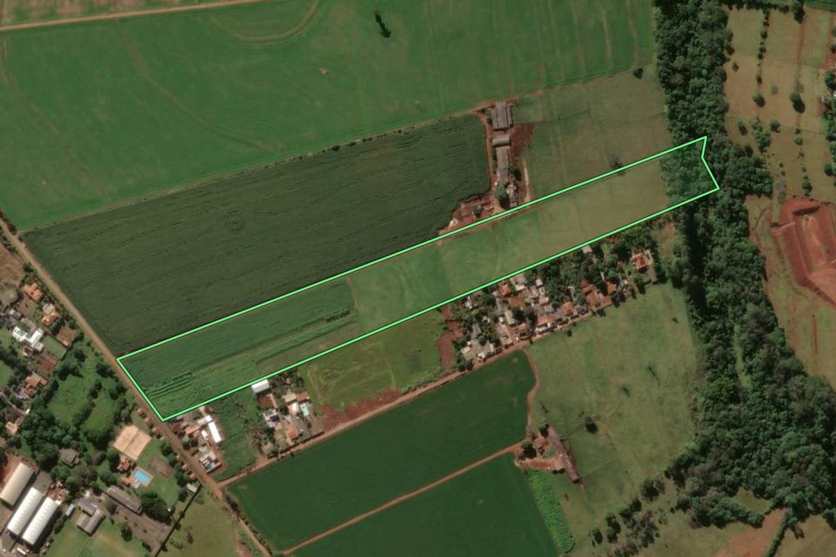 Imagem de satélite do imóvel rural em Arapongas (PR), com o contorno declarado no CAR desenhado por cima.